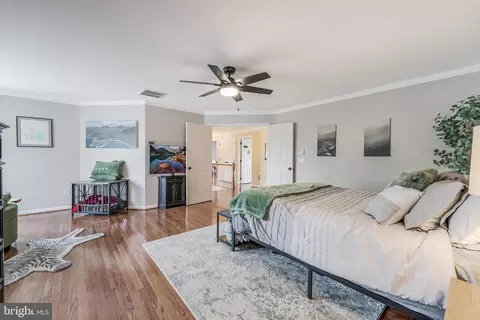 Bedroom - 43799 Abbott Pl, Ashburn, VA 20147 photo 4 of 6