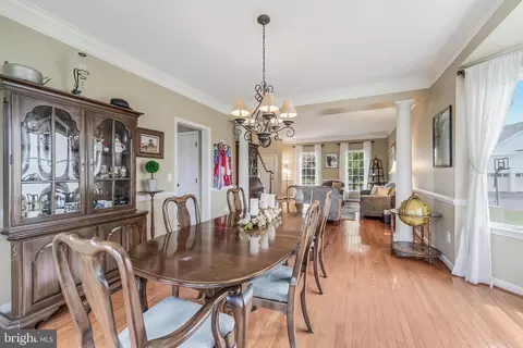 Dining - 43799 Abbott Pl, Ashburn, VA 20147 photo 4 of 7