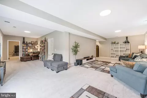 Living - 43799 Abbott Pl, Ashburn, VA 20147 photo 3 of 3