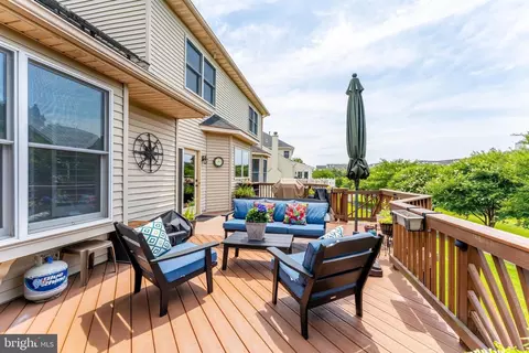 Exterior - 43799 Abbott Pl, Ashburn, VA 20147 photo 10 of 24