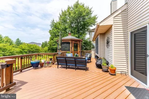Exterior - 43799 Abbott Pl, Ashburn, VA 20147 photo 4 of 24