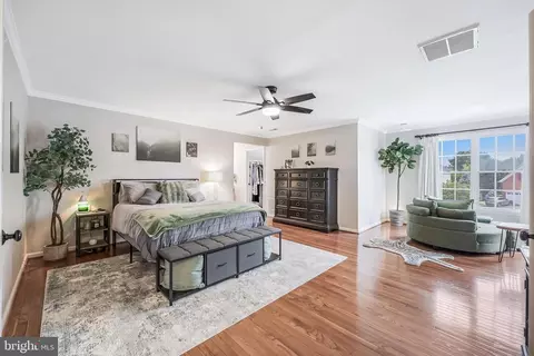 Bedroom - 43799 Abbott Pl, Ashburn, VA 20147 photo 1 of 6
