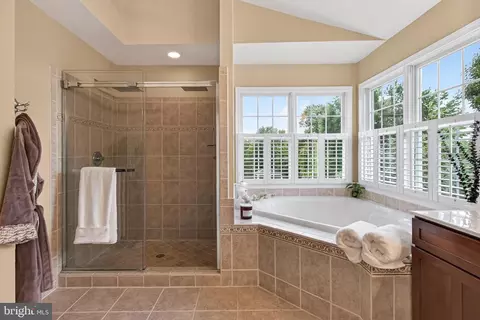 Bath - 19861 Bethpage Ct, Ashburn, VA 20147 photo 3 of 3