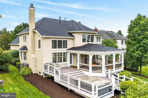Exterior - 19861 Bethpage Ct, Ashburn, VA 20147 photo 6 of 8