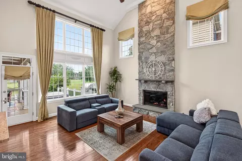 Living - 19861 Bethpage Ct, Ashburn, VA 20147 photo 2 of 5