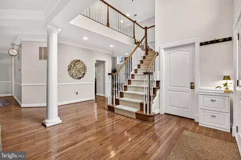 Entry Way - 19861 Bethpage Ct, Ashburn, VA 20147 photo 2 of 2