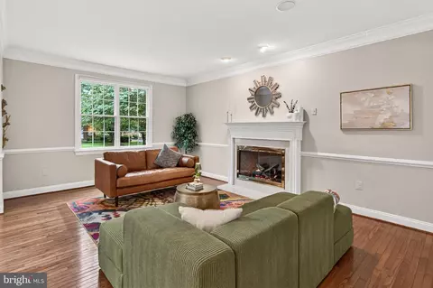 Living - 19861 Bethpage Ct, Ashburn, VA 20147 photo 5 of 5