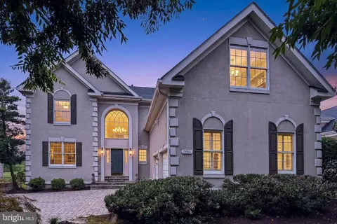 Exterior - 19861 Bethpage Ct, Ashburn, VA 20147 photo 7 of 8
