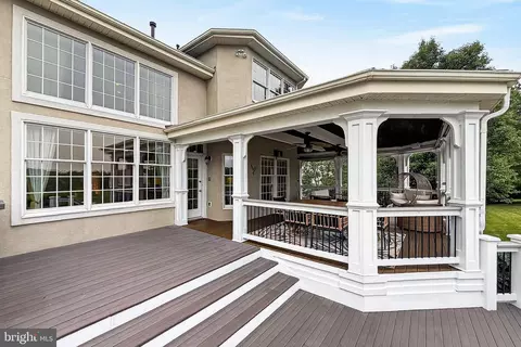 Exterior - 19861 Bethpage Ct, Ashburn, VA 20147 photo 4 of 8