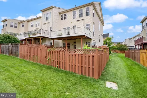 Exterior - 22016 Dilworth Sq, Broadlands, VA 20148 photo 9 of 10
