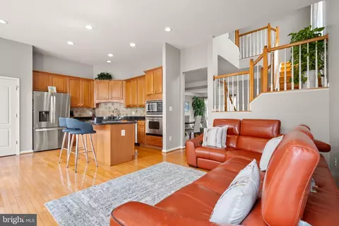 Kitchen - 22016 Dilworth Sq, Broadlands, VA 20148 photo 1 of 6