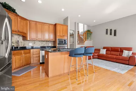 Kitchen - 22016 Dilworth Sq, Broadlands, VA 20148 photo 2 of 6