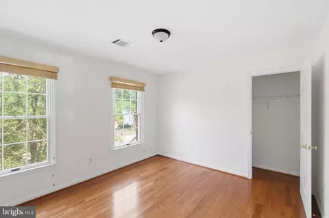 Bedroom - 46405 Esterbrook Cir, Sterling, VA 20165 photo 5 of 9