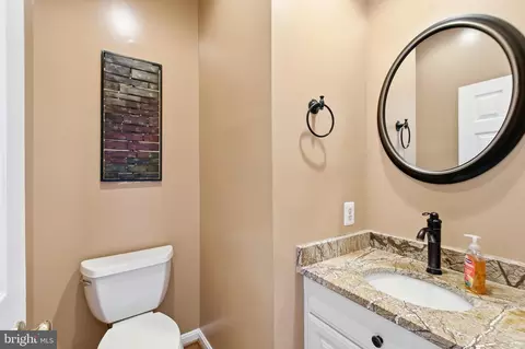 Entry Way - 46405 Esterbrook Cir, Sterling, VA 20165 photo 2 of 5