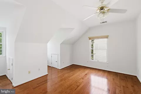 Bedroom - 46405 Esterbrook Cir, Sterling, VA 20165 photo 9 of 9