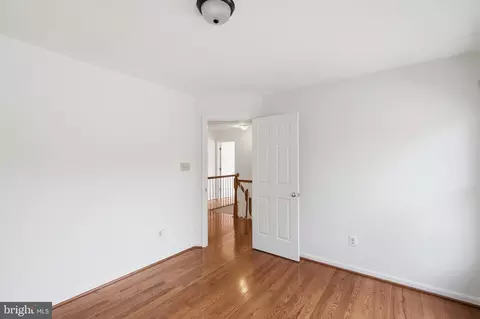 Bedroom - 46405 Esterbrook Cir, Sterling, VA 20165 photo 3 of 9