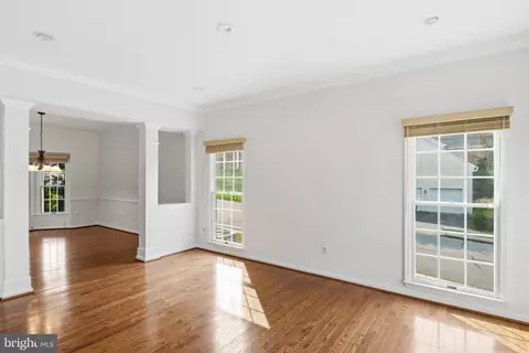 Living - 46405 Esterbrook Cir, Sterling, VA 20165 photo 7 of 9