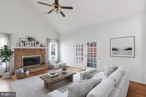 Living - 46405 Esterbrook Cir, Sterling, VA 20165 photo 2 of 9
