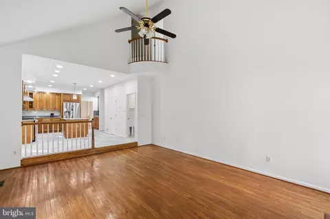 Living - 46405 Esterbrook Cir, Sterling, VA 20165 photo 5 of 9