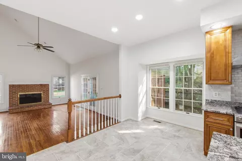 Living - 46405 Esterbrook Cir, Sterling, VA 20165 photo 6 of 9