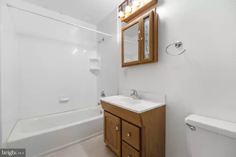 Bath - 1206 E Iberia Rd, Sterling, VA 20164 photo 2 of 3