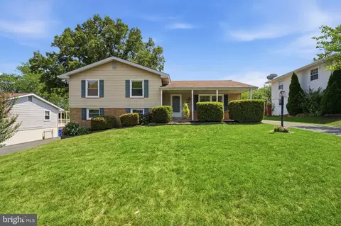 Exterior - 1206 E Iberia Rd, Sterling, VA 20164 photo 2 of 9