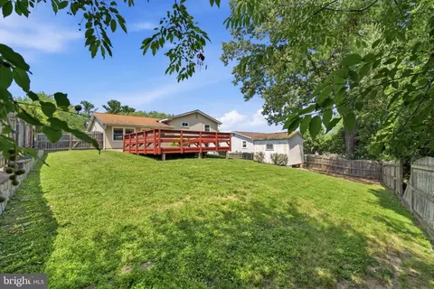 Exterior - 1206 E Iberia Rd, Sterling, VA 20164 photo 7 of 9