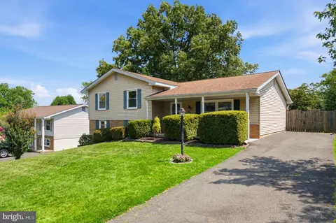 Exterior - 1206 E Iberia Rd, Sterling, VA 20164 photo 5 of 9