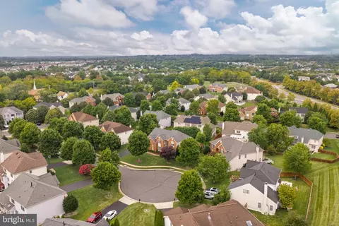 View/Area - 43640 Cather Ct, Ashburn, VA 20147 photo 5 of 14