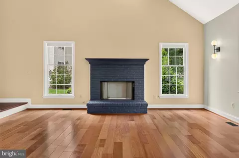 Living - 43640 Cather Ct, Ashburn, VA 20147 photo 4 of 10