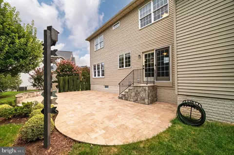 Exterior - 43640 Cather Ct, Ashburn, VA 20147 photo 4 of 10