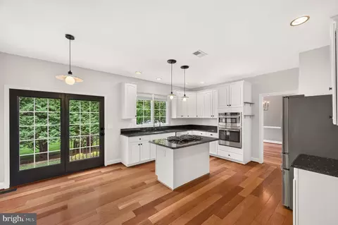 Kitchen - 43640 Cather Ct, Ashburn, VA 20147 photo 1 of 6