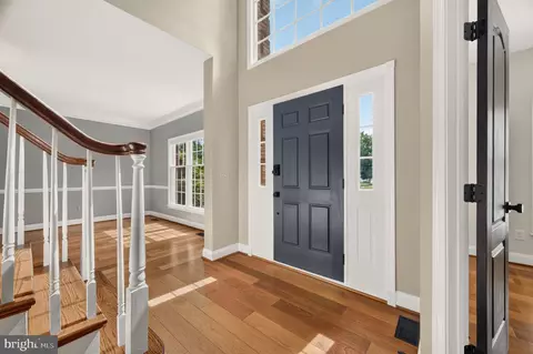 Entry Way - 43640 Cather Ct, Ashburn, VA 20147 photo 3 of 13