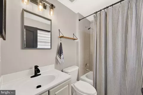 Bath - 43640 Cather Ct, Ashburn, VA 20147 photo 4 of 5