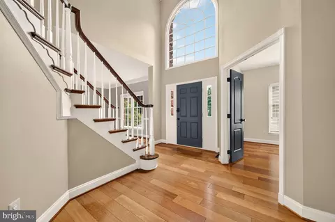 Entry Way - 43640 Cather Ct, Ashburn, VA 20147 photo 8 of 13