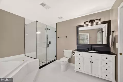 Bath - 43640 Cather Ct, Ashburn, VA 20147 photo 2 of 5