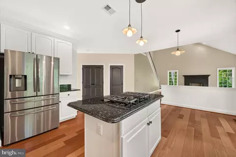 Entry Way - 43640 Cather Ct, Ashburn, VA 20147 photo 7 of 13