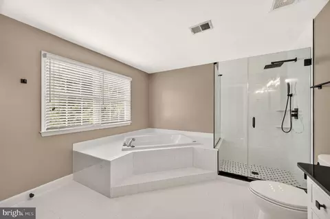 Bath - 43640 Cather Ct, Ashburn, VA 20147 photo 1 of 5