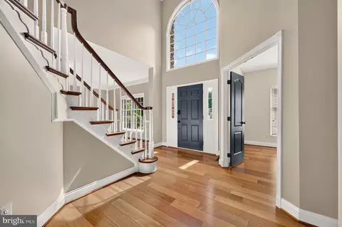 Entry Way - 43640 Cather Ct, Ashburn, VA 20147 photo 4 of 13