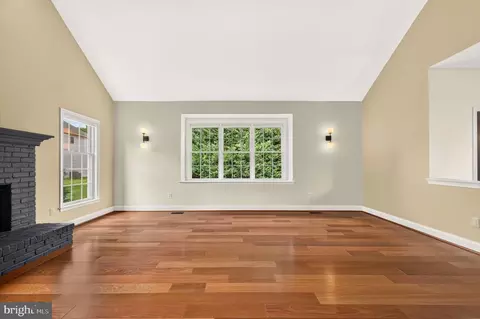 Living - 43640 Cather Ct, Ashburn, VA 20147 photo 6 of 10