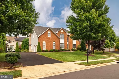 Exterior - 43640 Cather Ct, Ashburn, VA 20147 photo 10 of 10