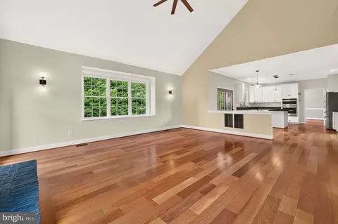 Living - 43640 Cather Ct, Ashburn, VA 20147 photo 8 of 10