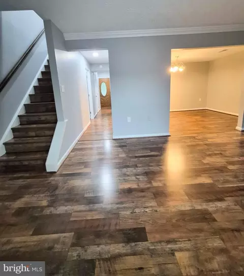 220 Meadows Ln NE, Leesburg, VA 20176
