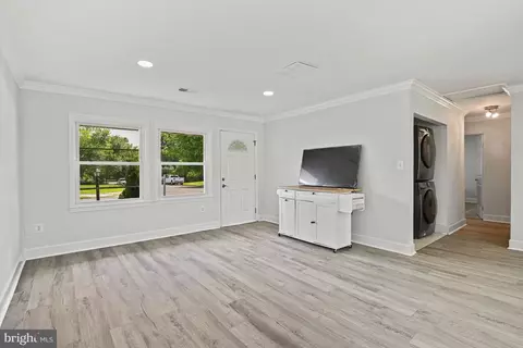 Living - 501 E Poplar Rd E, Sterling, VA 20164 photo 2 of 3