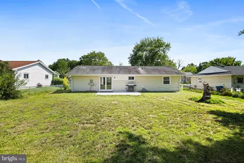 Exterior - 501 E Poplar Rd E, Sterling, VA 20164 photo 9 of 9