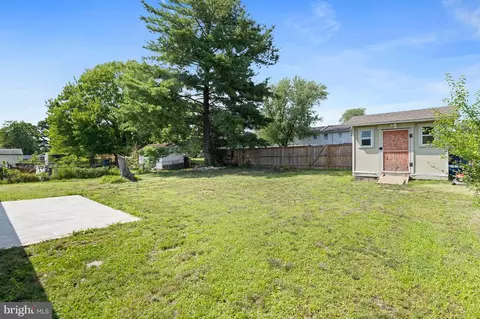 Exterior - 501 E Poplar Rd E, Sterling, VA 20164 photo 7 of 9