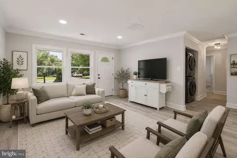 Living - 501 E Poplar Rd E, Sterling, VA 20164 photo 1 of 3