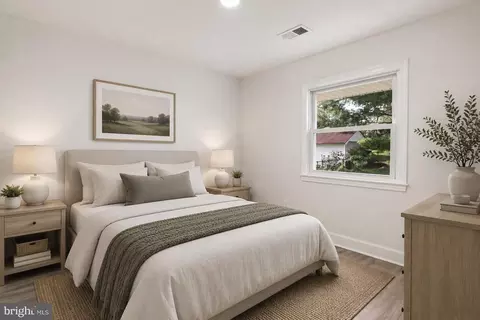 Bedroom - 501 E Poplar Rd E, Sterling, VA 20164 photo 1 of 7