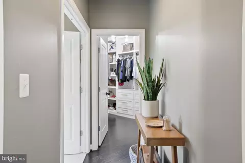Entry Way - 20623 Holyoke Dr, Ashburn, VA 20147 photo 8 of 10