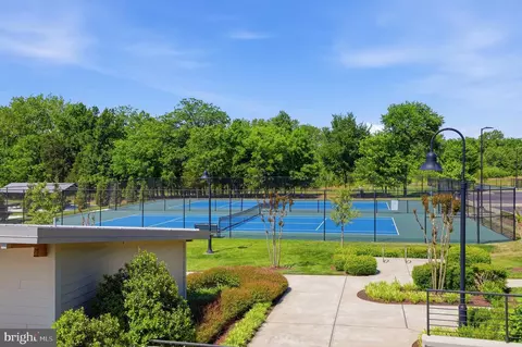 View/Area - 20623 Holyoke Dr, Ashburn, VA 20147 photo 1 of 8